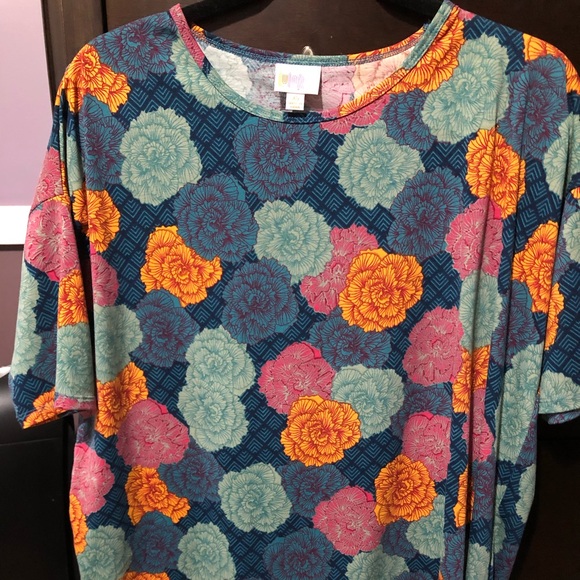 XS LuLaRoe Irma - Picture 1 of 4